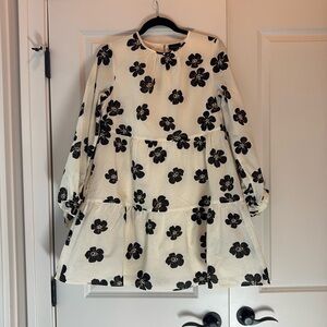 WHO WHAT WEAR black & cream Floral Dress with pockets